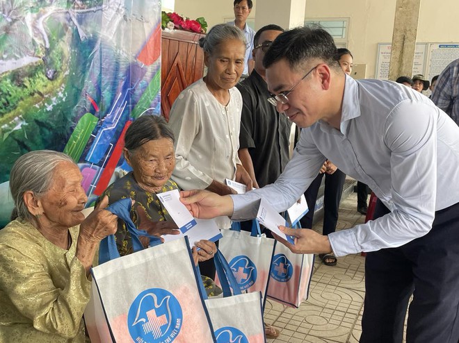 Thứ trưởng Bộ Y tế: Hội Thầy thuốc trẻ Việt Nam có nhiều đóng góp trong chăm sóc sức khỏe nhân dân- Ảnh 7.