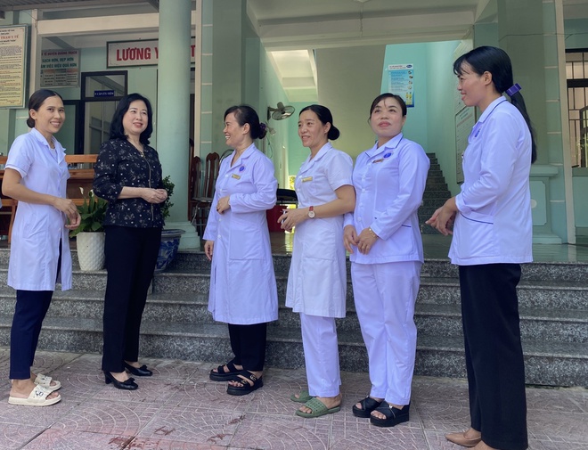 Bộ trưởng Bộ Y tế Đào Hồng Lan tri ân các Anh hùng, Liệt sĩ tại tỉnh Hà Tĩnh, Quảng Trị- Ảnh 8.