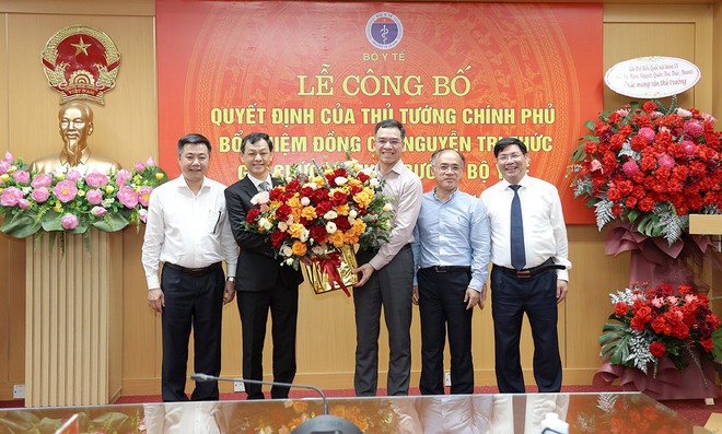 Công bố Quyết định của Thủ tướng bổ nhiệm Thứ trưởng Bộ Y tế Nguyễn Tri Thức- Ảnh 11.
