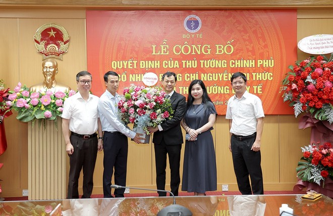 Công bố Quyết định của Thủ tướng bổ nhiệm Thứ trưởng Bộ Y tế Nguyễn Tri Thức- Ảnh 6.