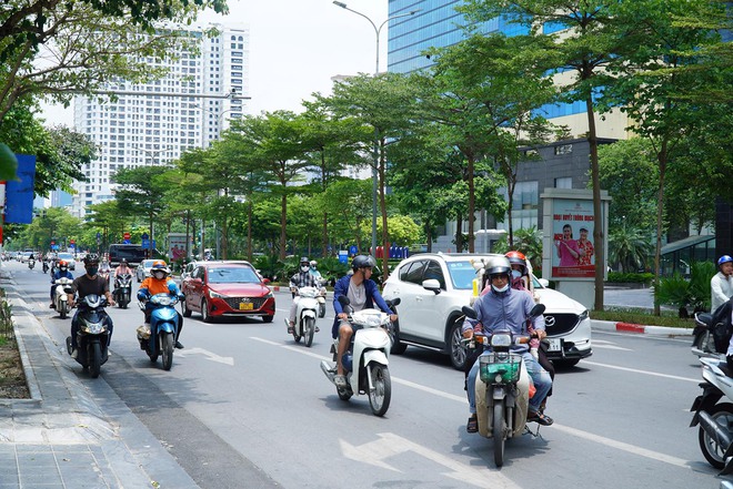 Người dân thi nhau vượt đèn đỏ tại ngã tư thí điểm hệ thống giao thông thông minh- Ảnh 8.