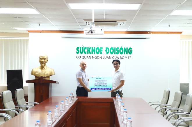 Báo Sức khỏe & Đời sống tiếp nhận số lượng lớn thuốc, hàng cứu trợ đồng bào miền Bắc- Ảnh 8.