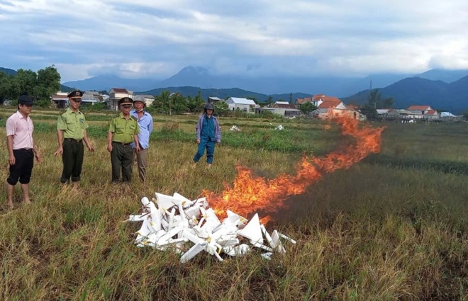 Ngăn chặn nạn bắt chim trời mùa di cư- Ảnh 2.