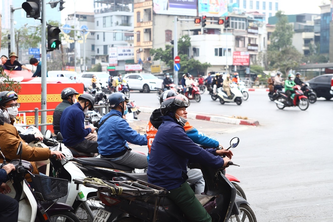 Hà Nội công khai mức phạt vi phạm giao thông theo Nghị định 168 bằng biển báo tại nhiều tuyến phố- Ảnh 6.