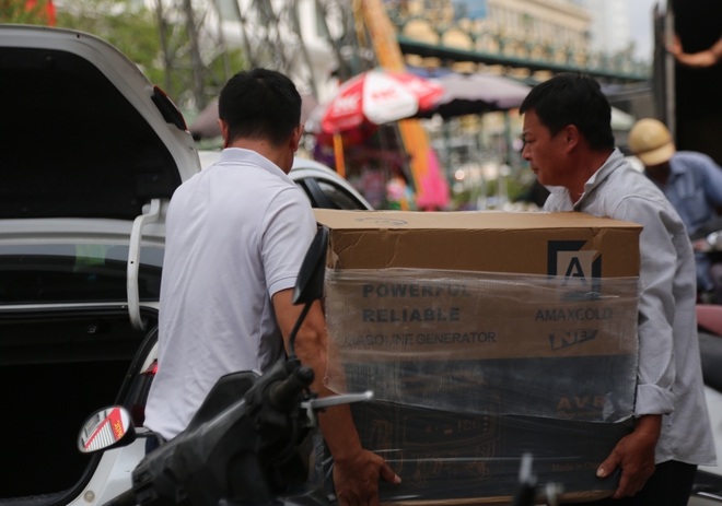 Máy phát điện ở Nghệ An 'đắt như tôm tươi' sau mưa bão- Ảnh 6.
