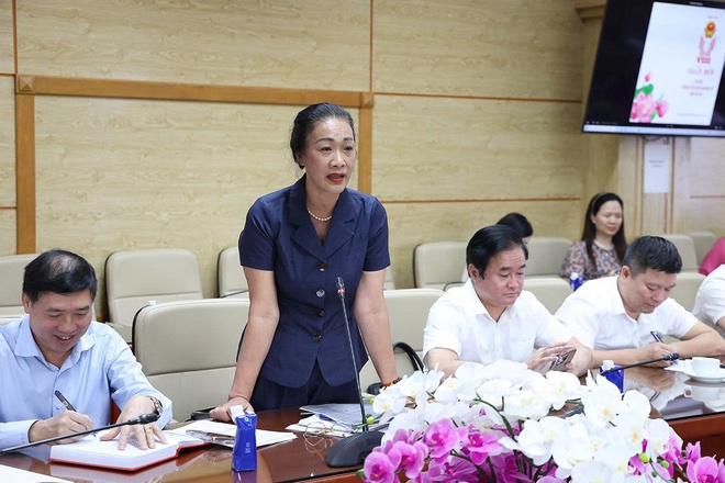 Bộ trưởng Đào Hồng Lan: Công tác chuẩn bị Đại hội Thi đua Yêu nước ngành Y tế phải chu đáo, tôn vinh cơ sở- Ảnh 4. Bộ trưởng Đào Hồng Lan: Công tác chuẩn bị Đại hội Thi đua Yêu nước ngành Y tế phải chu đáo, tôn vinh cơ sở- Ảnh 4.