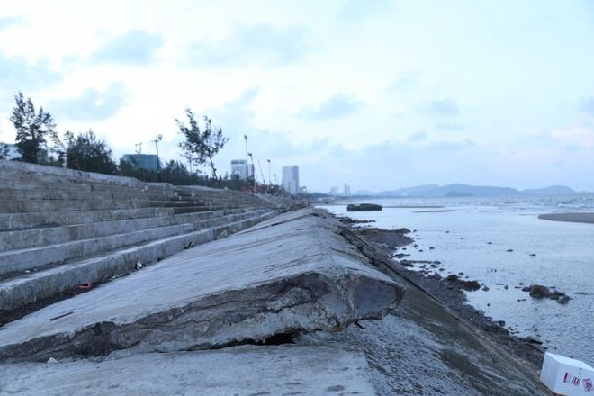Kè biển hàng chục tỷ đồng đổ nát sau bão số 10- Ảnh 16. Kè biển hàng chục tỷ đồng đổ nát sau bão số 10- Ảnh 16.
