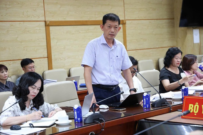Thứ trưởng Thường trực Bộ Y tế Vũ Mạnh Hà làm việc với Vụ Bảo hiểm Y tế- Ảnh 5.