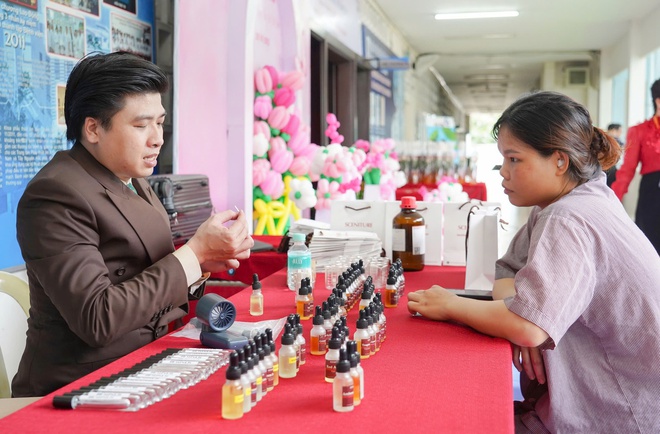 Nhiều bệnh viện ở TPHCM lan tỏa yêu thương, tri ân phụ nữ nhân ngày 20/10- Ảnh 9. Nhiều bệnh viện ở TPHCM lan tỏa yêu thương, tri ân phụ nữ nhân ngày 20/10- Ảnh 9.