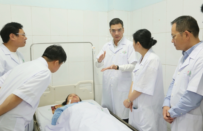 'Hãy để thầy thuốc được cứu người trong môi trường an toàn'- Ảnh 3. 'Hãy để thầy thuốc được cứu người trong môi trường an toàn'- Ảnh 3.
