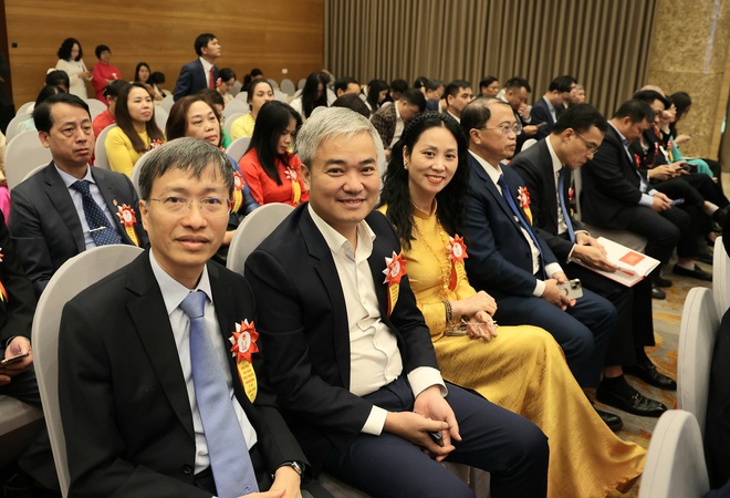 Phó Thủ tướng: Thành tích nổi bật trong phong trào thi đua ngành Y tế đóng góp quan trọng cho sự phát triển đất nước- Ảnh 5. Phó Thủ tướng: Thành tích nổi bật trong phong trào thi đua ngành Y tế đóng góp quan trọng cho sự phát triển đất nước- Ảnh 5.