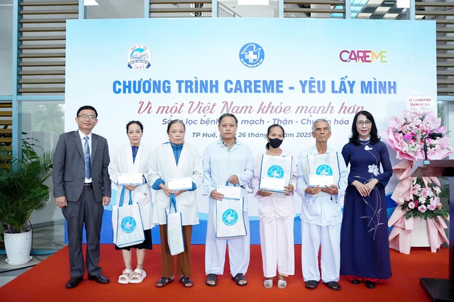 Hơn 1.100 người được khám sàng lọc miễn phí bệnh tim mạch, thận, chuyển hóa- Ảnh 2. Hơn 1.100 người được khám sàng lọc miễn phí bệnh tim mạch, thận, chuyển hóa- Ảnh 2.