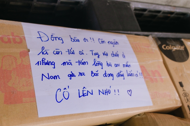 TPHCM tiếp tục gửi 70 tấn hàng cứu trợ hỗ trợ đồng bào vùng bão, lũ- Ảnh 3. TPHCM tiếp tục gửi 70 tấn hàng cứu trợ hỗ trợ đồng bào vùng bão, lũ- Ảnh 3.