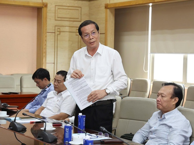 Thứ trưởng Trần Văn Thuấn: Cần hoàn thiện thể chế và quy định pháp luật để bảo vệ an ninh, an toàn cơ sở y tế- Ảnh 5.