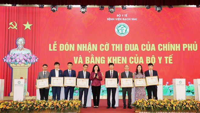 Bộ trưởng Đào Hồng Lan giao nhiệm vụ xây dựng bệnh viện thông minh toàn diện cho Bạch Mai- Ảnh 5.