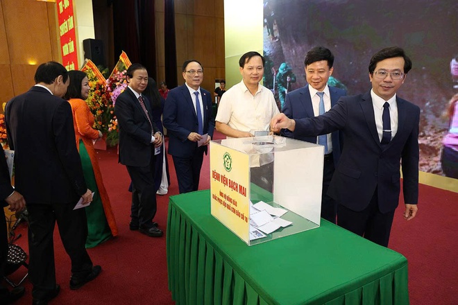 Bộ trưởng Đào Hồng Lan giao nhiệm vụ xây dựng bệnh viện thông minh toàn diện cho Bạch Mai- Ảnh 7.