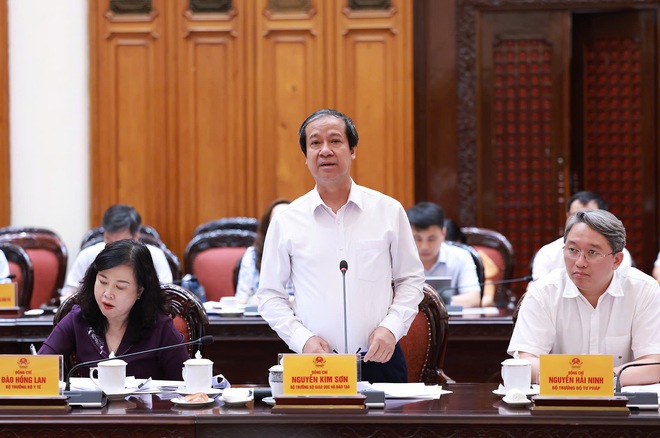 Thủ tướng định hướng sắp xếp đơn vị sự nghiệp công lập lĩnh vực y tế, giáo dục- Ảnh 2.