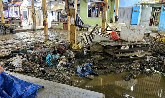 Người dân phố cổ Bao Vinh gượng dậy sau lũ lịch sử- Ảnh 11.