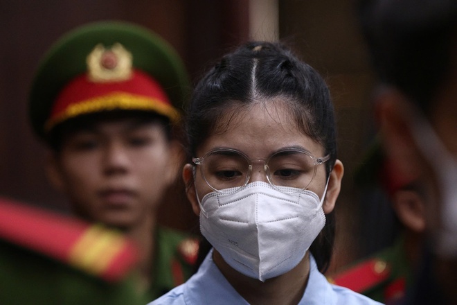 Hằng Du Mục, Quang Linh Vlogs, Thuỳ Tiên lĩnh 2 năm tù giam- Ảnh 2.