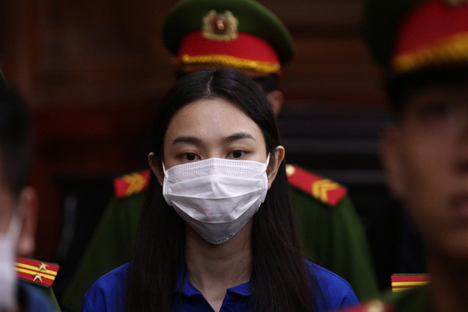 Hằng Du Mục, Quang Linh Vlogs, Thuỳ Tiên lĩnh 2 năm tù giam- Ảnh 3.