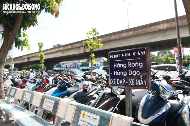 Hôm nay lắp camera phạt nguội tuyến đường 'chuyên' đỗ xe trái phép- Ảnh 5. Hôm nay lắp camera phạt nguội tuyến đường 'chuyên' đỗ xe trái phép- Ảnh 5.