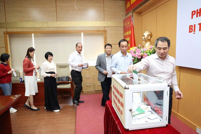 Bộ Y tế phát động ủng hộ đồng bào miền Trung, Tây Nguyên bị thiệt hại do bão, lũ - Ảnh 14. Bộ Y tế phát động ủng hộ đồng bào miền Trung, Tây Nguyên bị thiệt hại do bão, lũ - Ảnh 14.