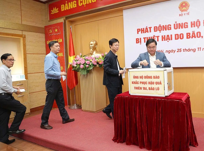 Bộ Y tế phát động ủng hộ đồng bào miền Trung, Tây Nguyên bị thiệt hại do bão, lũ - Ảnh 4. Bộ Y tế phát động ủng hộ đồng bào miền Trung, Tây Nguyên bị thiệt hại do bão, lũ - Ảnh 4.