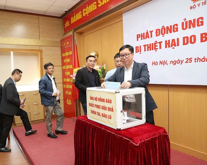 Bộ Y tế phát động ủng hộ đồng bào miền Trung, Tây Nguyên bị thiệt hại do bão, lũ - Ảnh 10. Bộ Y tế phát động ủng hộ đồng bào miền Trung, Tây Nguyên bị thiệt hại do bão, lũ - Ảnh 10.