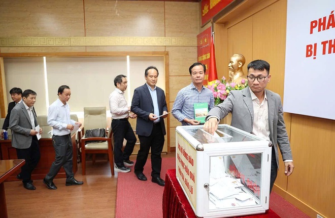 Bộ Y tế phát động ủng hộ đồng bào miền Trung, Tây Nguyên bị thiệt hại do bão, lũ - Ảnh 9. Bộ Y tế phát động ủng hộ đồng bào miền Trung, Tây Nguyên bị thiệt hại do bão, lũ - Ảnh 9.