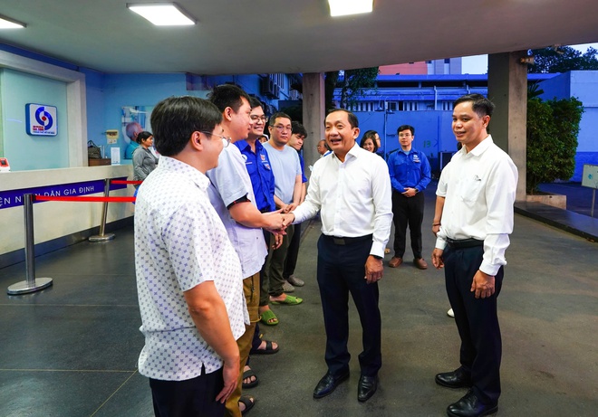 Gần 100 bác sĩ TPHCM mang theo 2.500 túi thuốc và các thiết bị y tế chi viện cho Đắk Lắk- Ảnh 2. Gần 100 bác sĩ TPHCM mang theo 2.500 túi thuốc và các thiết bị y tế chi viện cho Đắk Lắk- Ảnh 2.