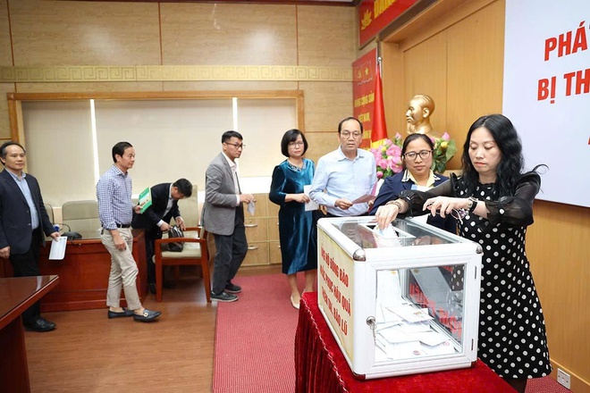 Bộ Y tế phát động ủng hộ đồng bào miền Trung, Tây Nguyên bị thiệt hại do bão, lũ - Ảnh 20. Bộ Y tế phát động ủng hộ đồng bào miền Trung, Tây Nguyên bị thiệt hại do bão, lũ - Ảnh 20.