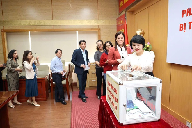 Bộ Y tế phát động ủng hộ đồng bào miền Trung, Tây Nguyên bị thiệt hại do bão, lũ - Ảnh 12. Bộ Y tế phát động ủng hộ đồng bào miền Trung, Tây Nguyên bị thiệt hại do bão, lũ - Ảnh 12.