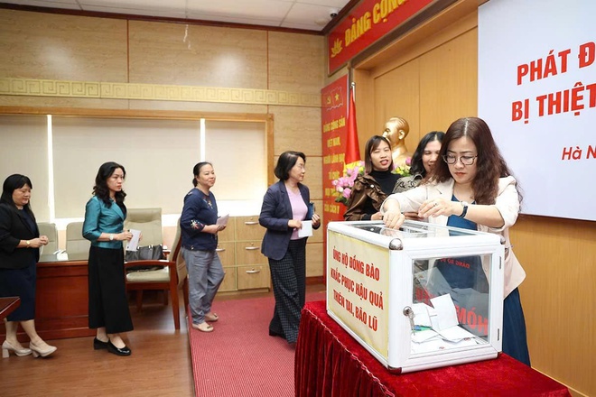 Bộ Y tế phát động ủng hộ đồng bào miền Trung, Tây Nguyên bị thiệt hại do bão, lũ - Ảnh 7. Bộ Y tế phát động ủng hộ đồng bào miền Trung, Tây Nguyên bị thiệt hại do bão, lũ - Ảnh 7.