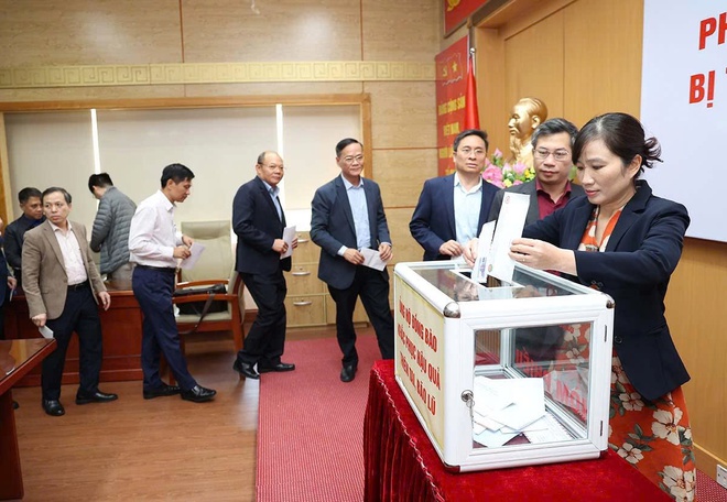 Bộ Y tế phát động ủng hộ đồng bào miền Trung, Tây Nguyên bị thiệt hại do bão, lũ - Ảnh 19. Bộ Y tế phát động ủng hộ đồng bào miền Trung, Tây Nguyên bị thiệt hại do bão, lũ - Ảnh 19.