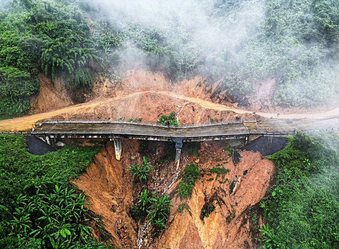 Thêm 2 tuyến huyết mạch giao thông phải công bố tình huống khẩn cấp- Ảnh 2.