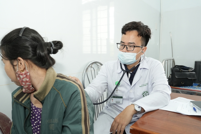 Thầy thuốc Bệnh viện Bạch Mai mang hỗ trợ y tế và sự sẻ chia đến với bà con Đắk Lắk- Ảnh 5.