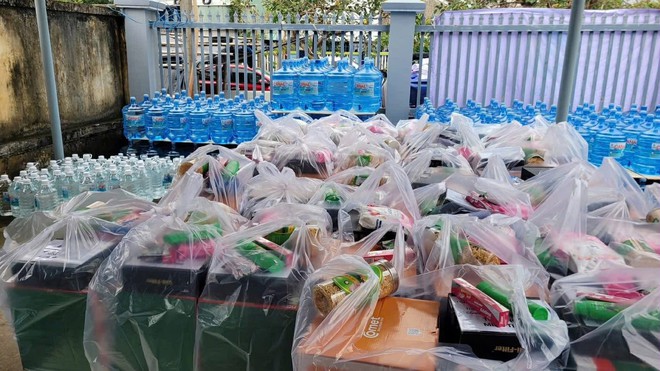 Cung cấp nước sạch giúp người dân vùng lũ Đắk Lắk phòng ngừa dịch bệnh- Ảnh 2.