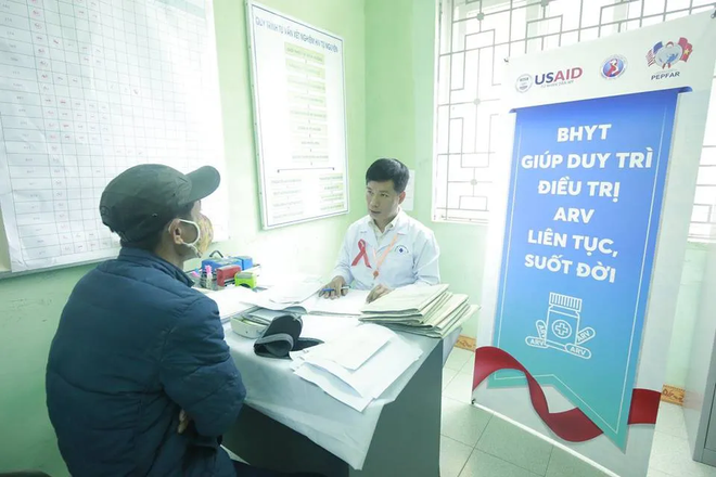 Báo chí – tiếng nói bền bỉ trong cuộc chiến không tiếng súng với HIV/AIDS- Ảnh 1. Báo chí – tiếng nói bền bỉ trong cuộc chiến không tiếng súng với HIV/AIDS- Ảnh 1.