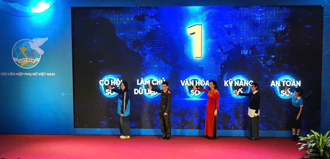 Kết nối '3 an' giúp phụ nữ làm chủ không gian số- Ảnh 2. Kết nối '3 an' giúp phụ nữ làm chủ không gian số- Ảnh 2.