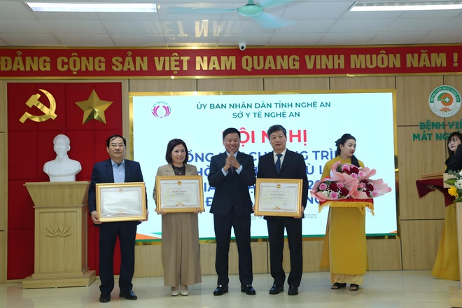 Nghệ An chuyển trọng tâm phòng chống mù lòa sang quản lý bệnh mạn tính, ứng dụng mạnh AI
- Ảnh 5. Nghệ An chuyển trọng tâm phòng chống mù lòa sang quản lý bệnh mạn tính, ứng dụng mạnh AI
- Ảnh 5.