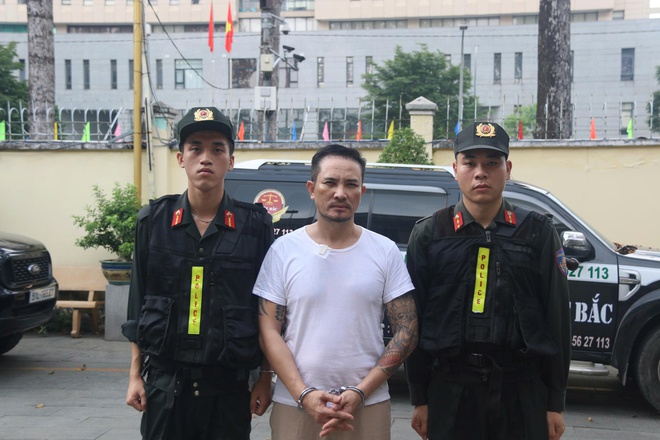 Khởi tố băng nhóm cưỡng đoạt tài sản núp bóng công ty mua bán nợ- Ảnh 2.