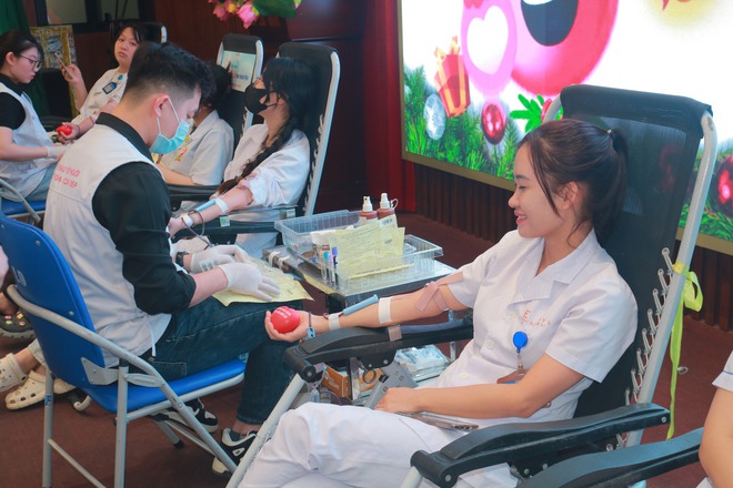 255 đơn vị máu – món quà ý nghĩa của những người thầy thuốc dành tặng bệnh nhân dịp Noel- Ảnh 4.