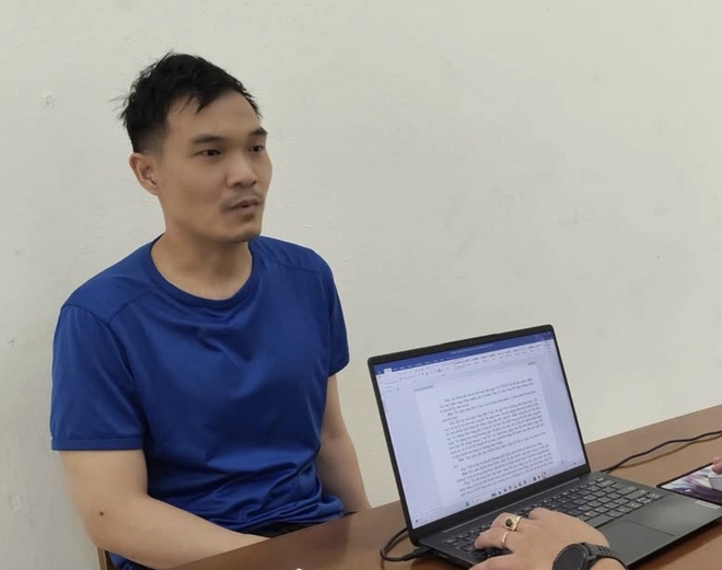 Vờ hỏi mua rồi táo tợn cướp 5 chỉ vàng giữa ban ngày- Ảnh 1. Vờ hỏi mua rồi táo tợn cướp 5 chỉ vàng giữa ban ngày- Ảnh 1.