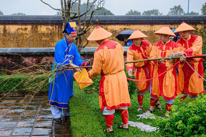 Hoàng cung Huế hạ nêu, khai ấn tân niên- Ảnh 6.