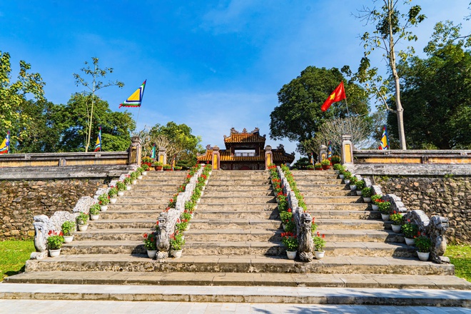 Lăng vua triều Nguyễn, điểm check-in không thể bỏ lỡ dịp nghỉ lễ- Ảnh 3. Lăng vua triều Nguyễn, điểm check-in không thể bỏ lỡ dịp nghỉ lễ- Ảnh 3.