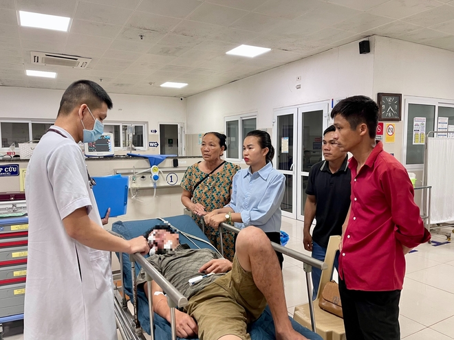 Trải nghiệm trực đêm tại khoa cấp cứu- Ảnh 6. Trải nghiệm trực đêm tại khoa cấp cứu- Ảnh 6.