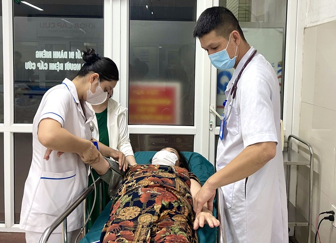 Trải nghiệm trực đêm tại khoa cấp cứu- Ảnh 9. Trải nghiệm trực đêm tại khoa cấp cứu- Ảnh 9.