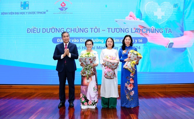 Hưởng ứng Ngày Quốc tế Điều dưỡng tại Việt Nam: Từ tôn vinh đến thúc đẩy cơ chế, chính sách nghề nghiệp- Ảnh 3. Hưởng ứng Ngày Quốc tế Điều dưỡng tại Việt Nam: Từ tôn vinh đến thúc đẩy cơ chế, chính sách nghề nghiệp- Ảnh 3.