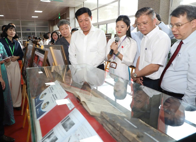 Thứ trưởng Bộ Y tế: Kết hợp y học cổ truyền và y học hiện đại để nâng cao chất lượng khám chữa bệnh, bảo vệ sức khỏe người dân- Ảnh 4. Thứ trưởng Bộ Y tế: Kết hợp y học cổ truyền và y học hiện đại để nâng cao chất lượng khám chữa bệnh, bảo vệ sức khỏe người dân- Ảnh 4.