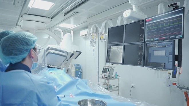 Bệnh viện ĐK TP Vinh triển khai thành công kỹ thuật can thiệp Tim – Mạch- Ảnh 6. Bệnh viện ĐK TP Vinh triển khai thành công kỹ thuật can thiệp Tim – Mạch- Ảnh 6.